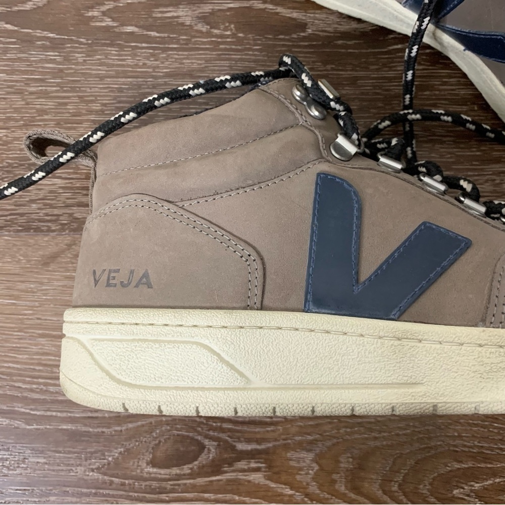 Veja Roraima Nubuck moon rock high top sneakers 7 - Picture 3 of 11